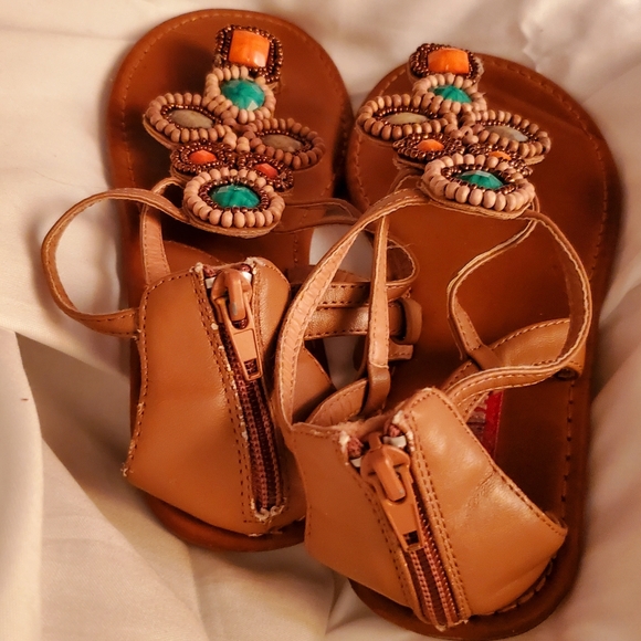 Unionbay Jeweled Sandals, Tan, Girls Size 4, EUC - Picture 7 of 12